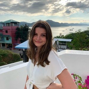 Meet your Posher, Kira